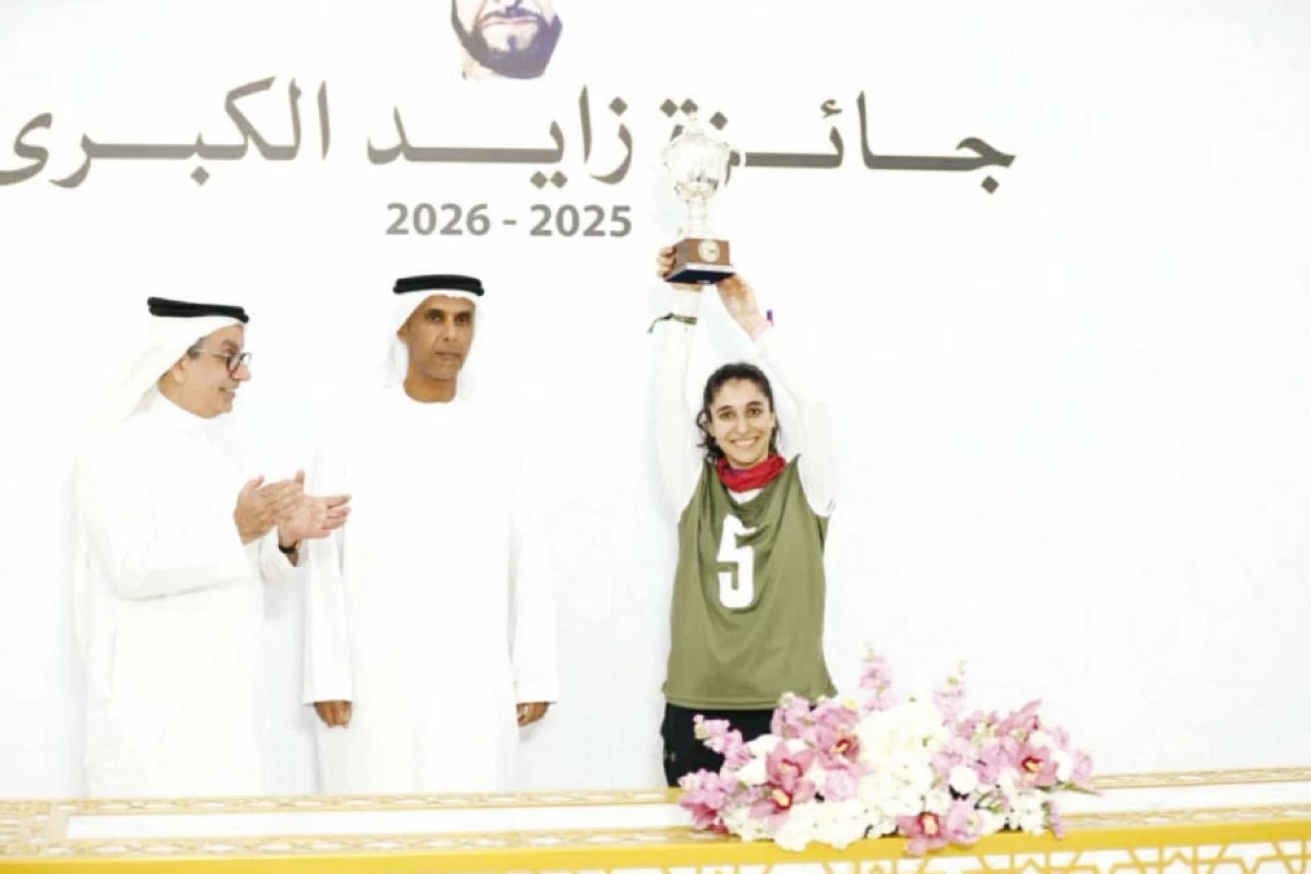 الأردنية روان صلاح بطلة سباق جائزة زايد للهجن